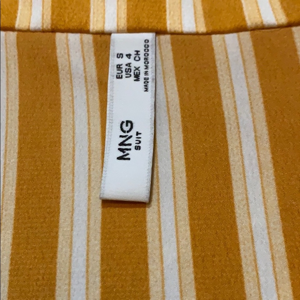 chic Mango top - Picture 2 of 2